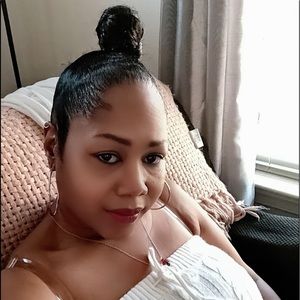 Meet your Posher, Desiree